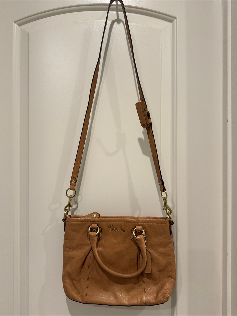 Coach Caramel Tan Leather Crossbody Bag with Gold Hardware & Lilac Interior - Picture 2 of 3